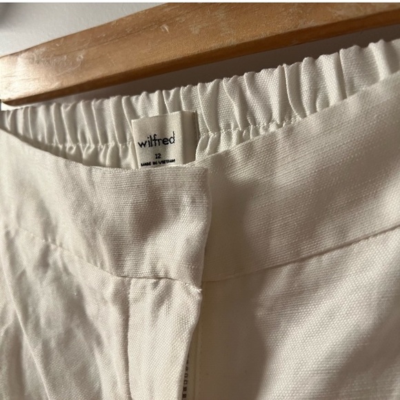 Aritzia Wilfred Fable Linen shorts - white, light birch - NWOT -pleated tailored - Picture 5 of 8